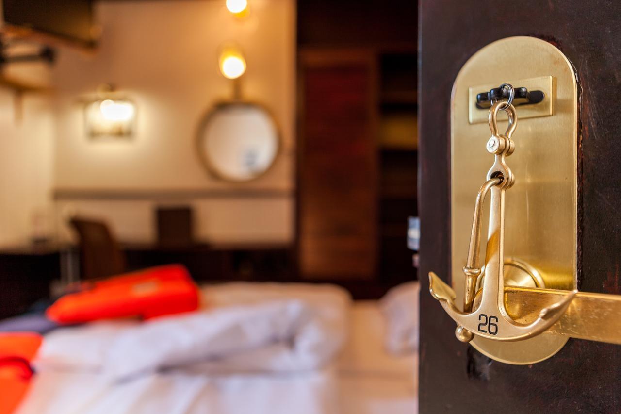 Boat Hotel De Barge Брюж Екстериор снимка