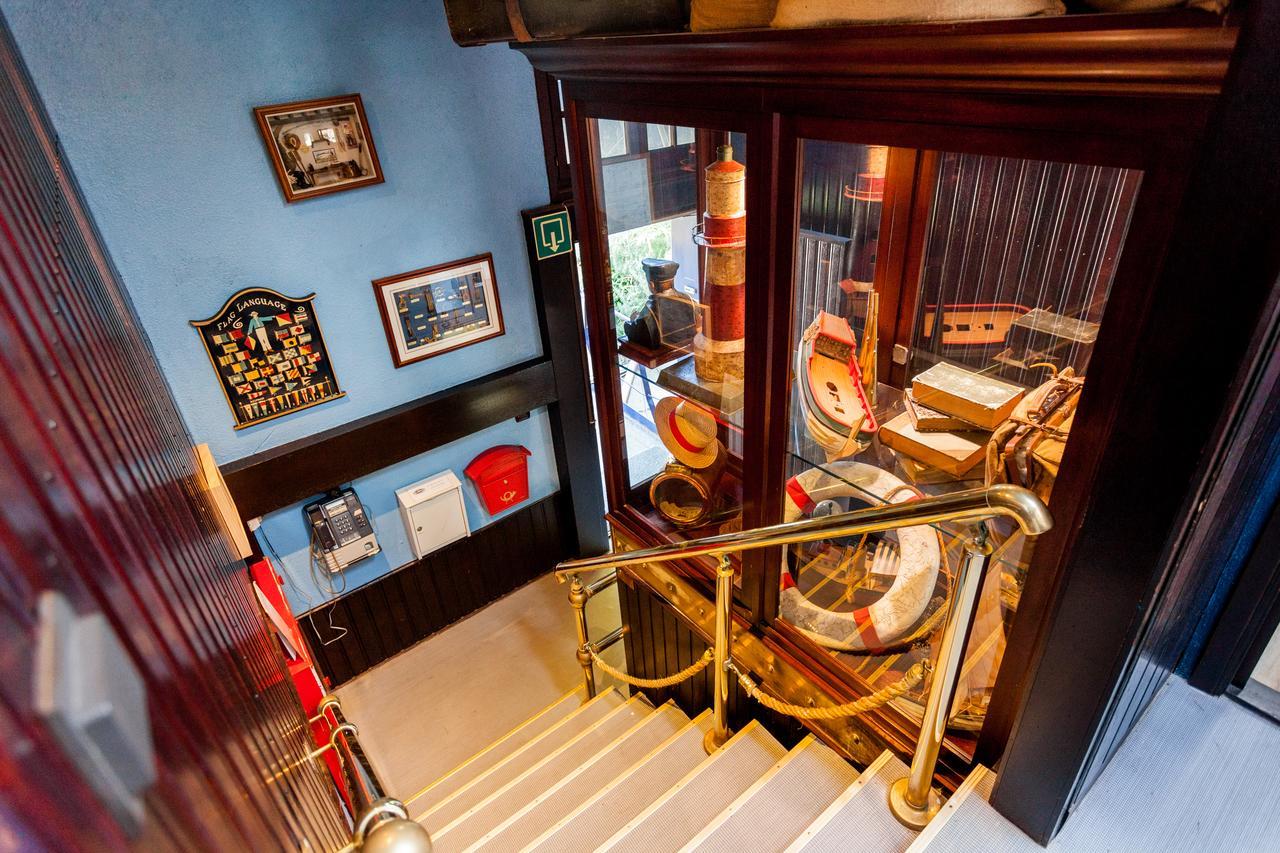 Boat Hotel De Barge Брюж Екстериор снимка