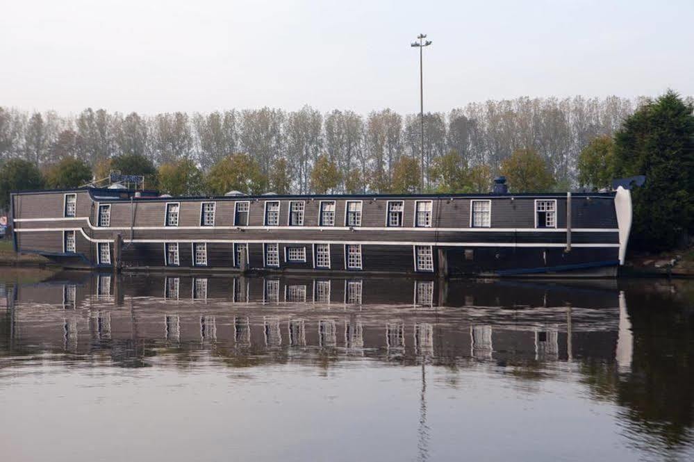 Boat Hotel De Barge Брюж Екстериор снимка